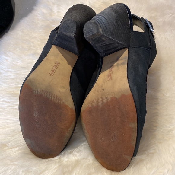 Vince Camuto 9.5 black shoes. Slightly worn - Picture 3 of 3